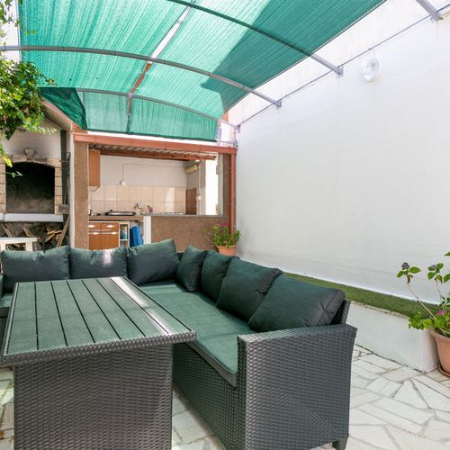 Apartament cu aer condiționat cu terasă cu 2 camere pentru 4 pers. A-16131-a
