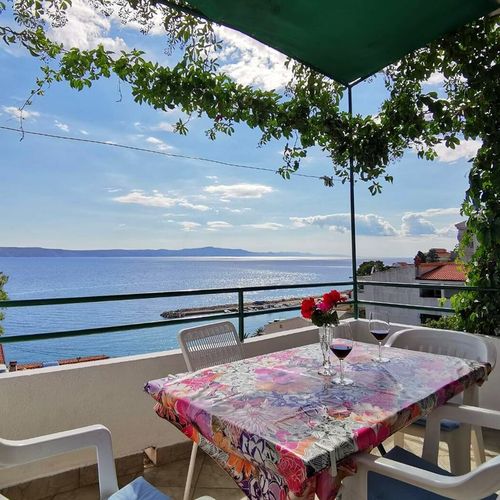 Apartament cu aer condiționat cu balcon cu 2 camere pentru 5 pers. A-16289-d