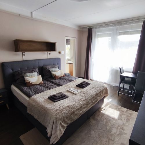 Apartament cu aer condiționat cu vedere spre oraș pentru 2 pers. (se inchirieaza doar integral)