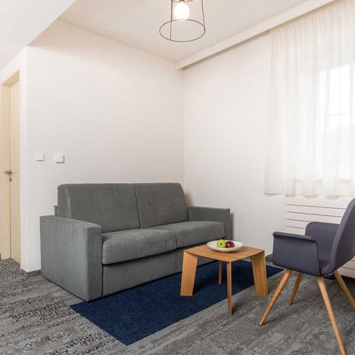 Apartman s klimatizací se sprchou s manželskou postelí s 1 ložnicí (s možností přistýlky)