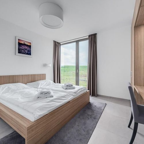 Apartman se sprchou s privátní koupelnou mimo apartmán pro 2 os. (s možností přistýlky)