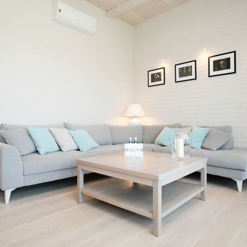 Apartament exclusive la etaj cu 2 camere pentru 4 pers.