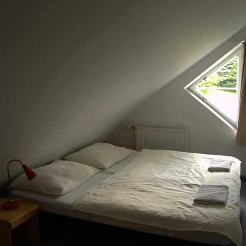 Apartman s vlastní kuchyňkou pro 8 os. se 3 ložnicemi s výhledem do zahrady (s možností přistýlky)