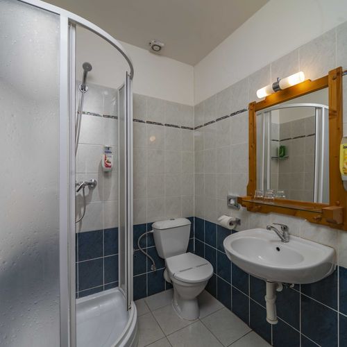 Camera dubla standard cu baie