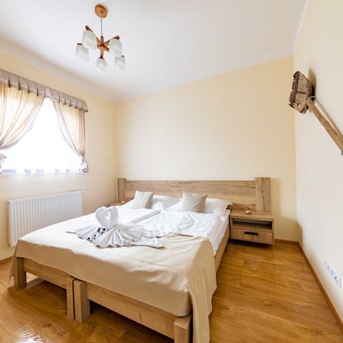 Apartament 4-osobowy z prysznicem z 2 pomieszczeniami sypialnianymi