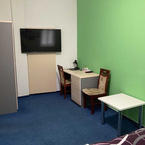 Standard Pokoj se sprchou s manželskou postelí