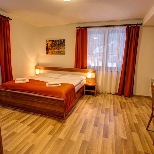 Apartament 4-osobowy Family z prysznicem (możliwa dostawka)