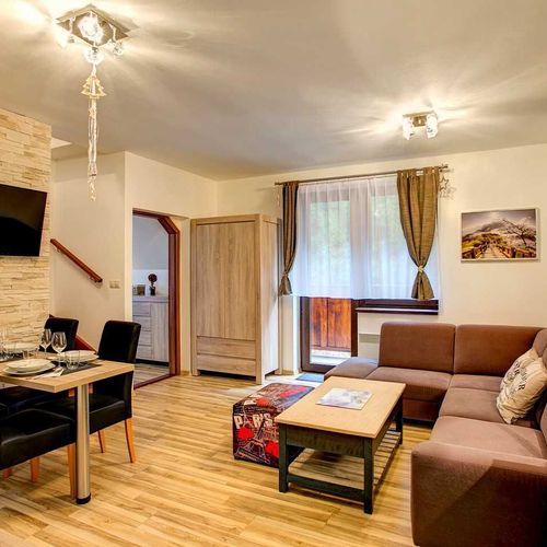 Apartament 6-osobowy Family z prysznicem (możliwa dostawka)