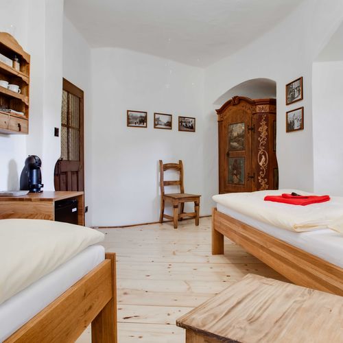 Krumlovská Věž - Archivářův pokoj (Apartmá s dvěma ložnicemi)