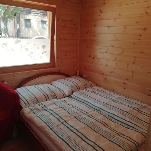 Casă de vacanță întreaga unitate cu vedere spre pădure pentru 4 pers. (se inchirieaza doar integral)