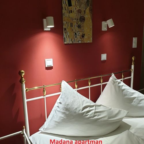 Apartament classic grand cu 2 camere pentru 4 pers.