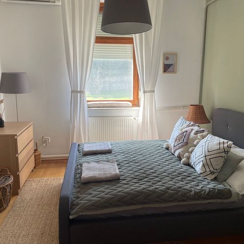 Casă de vacanță exclusive cu vedere spre grădină pentru 4 pers. (se inchirieaza doar integral)