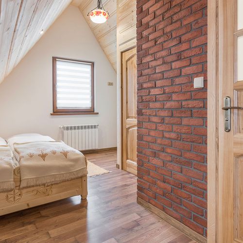 Pokój 2-osobowy na poddaszu z balkonem (możliwa dostawka)