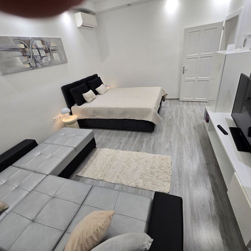 Apartament premium la etaj pentru 5 pers. (se inchirieaza doar integral)