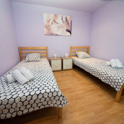 Apartament cu aer condiționat cu 2 camere pentru 4 pers. (se poate solicita pat suplimentar)