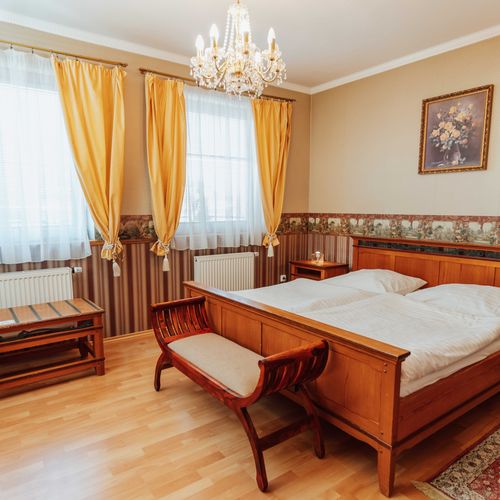 Camera twin cu duș