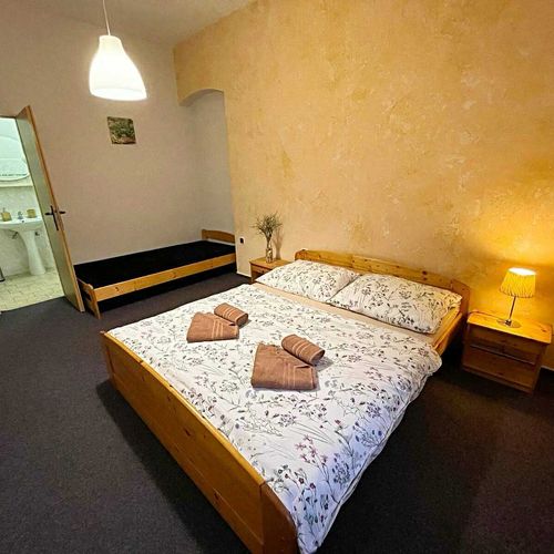 Apartman s vlastní kuchyní s vlastní koupelnou  pro 5 os. se 2 ložnicemi (s možností přistýlky)