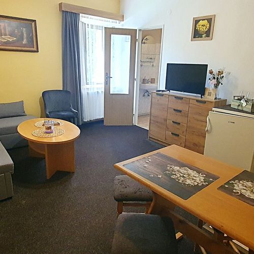Apartman s vlastní kuchyňkou s vlastní koupelnou  pro 5 os. se 2 ložnicemi