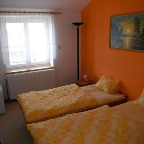 Apartament cu duș cu chicinetă proprie cu 1 camera pentru 2 pers.