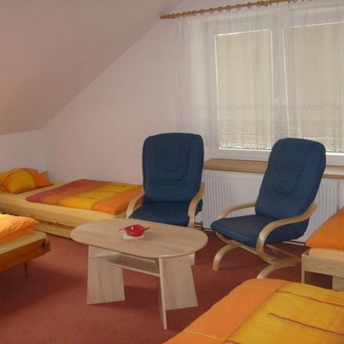 Apartament cu duș cu chicinetă proprie cu 1 camera pentru 5 pers.
