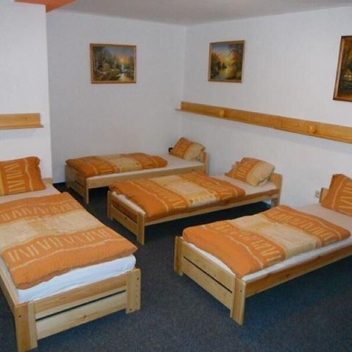 Apartament cu duș cu chicinetă proprie cu 1 camera pentru 4 pers.