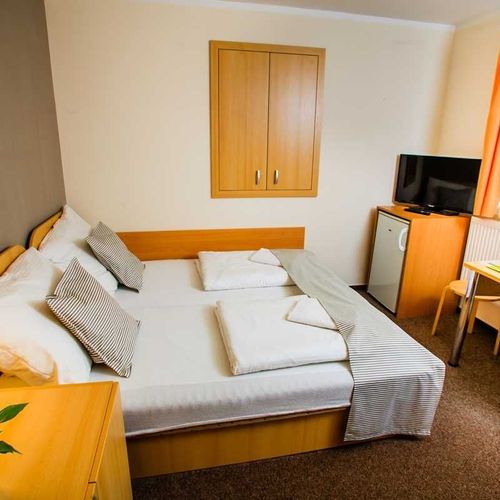 Apartman s koupelnou s vlastní kuchyňkou s manželskou postelí s 1 ložnicí