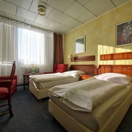 Pokoj se sprchou  pro 3 os.