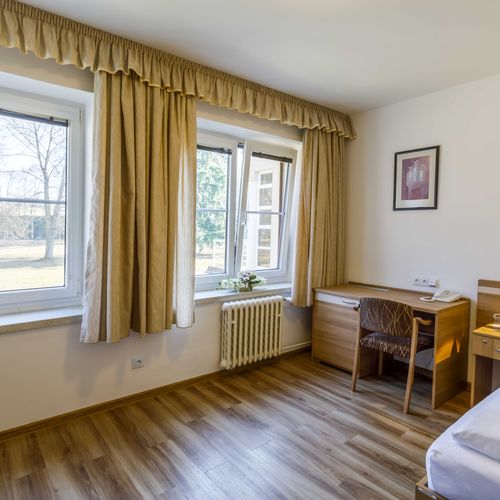 Pokój 1-osobowy z prysznicem z tarasem (możliwa dostawka)