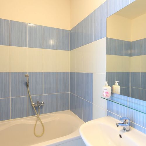 Bungalow (jako celek) s vanou pro 4 os. přízemní