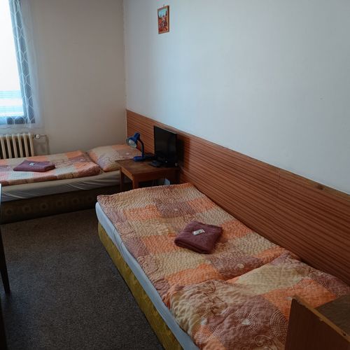 Pokoj s balkónem se sprchou pro 2 os.