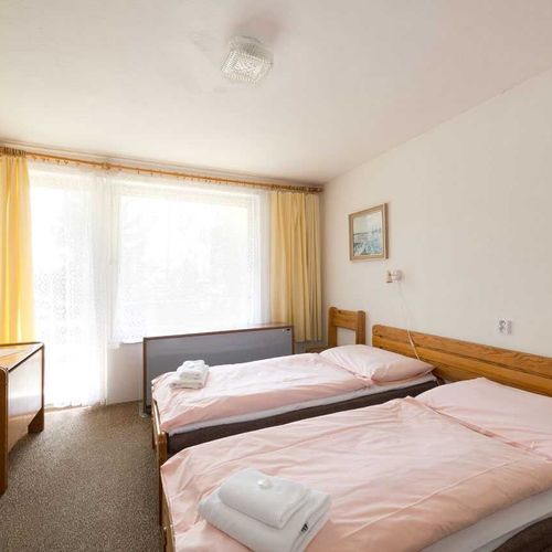 Bungalow (jako celek) s balkónem  pro 4 os.