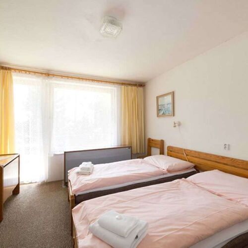 Bungalow (jako celek) s balkónem  s manželskou postelí
