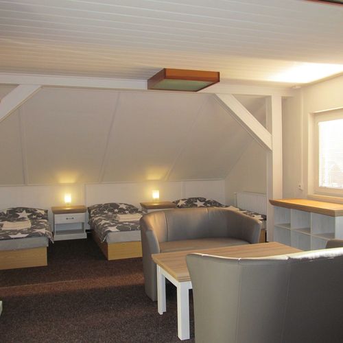 Apartament 5-osobowy na poddaszu z aneksem kuchennym z 1 pomieszczeniem sypialnianym