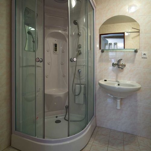 Pokój 4-osobowy z prysznicem