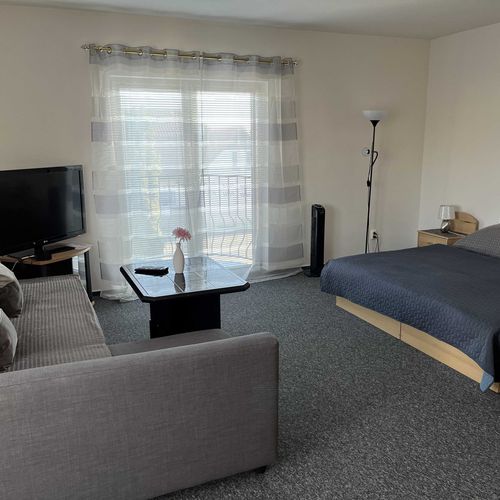 Apartament la mansardă cu chicinetă proprie cu 2 camere pentru 3 pers.