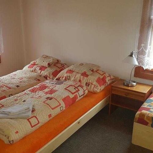 Camera cu baie pentru 5 pers.