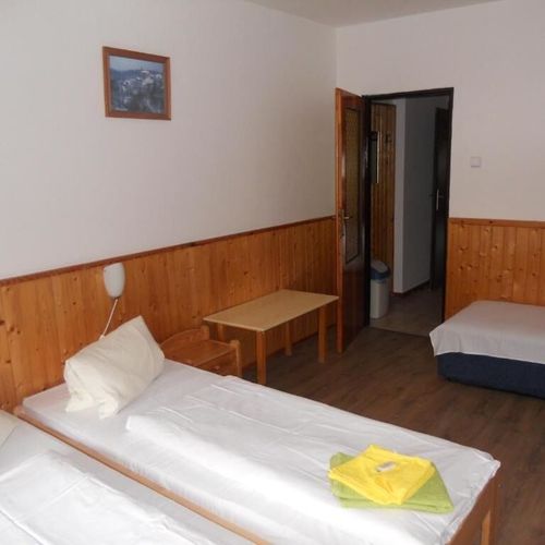 Pokoj se sprchou  pro 3 os.