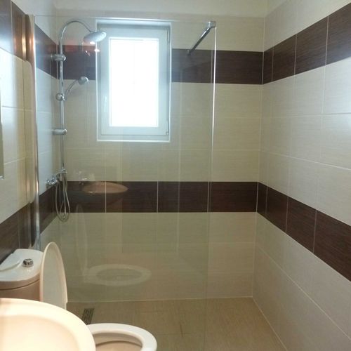 Apartament superior cu duș cu 2 camere pentru 5 pers.