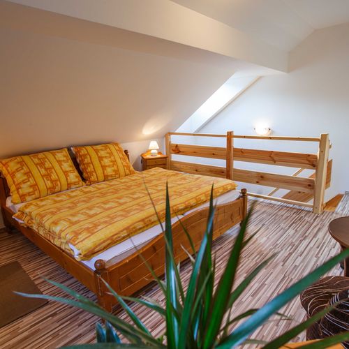 Apartament 2-osobowy z prysznicem ze wspólnym aneksem kuchennym (możliwa dostawka)