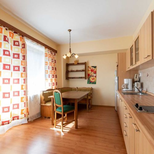 Apartament deluxe cu vedere spre munte cu 3 camere pentru 6 pers.