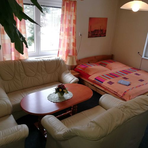 Apartman se sprchou s vlastní kuchyňkou pro 6 os. se 2 ložnicemi (s možností přistýlky)