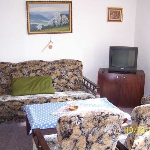 Apartament 4-osobowy z prysznicem z aneksem kuchennym (możliwa dostawka)