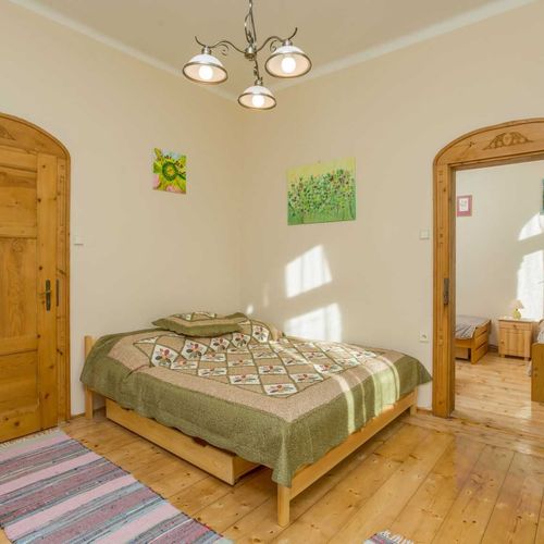 Apartament la parter cu 2 camere pentru 6 pers.