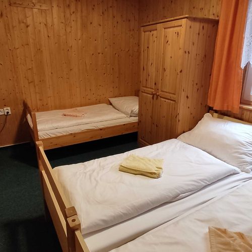 Apartman se sprchou s vlastní kuchyňkou pro 4 os. s 1 ložnicí