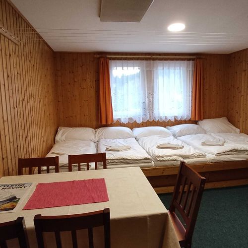 Apartman se sprchou s vlastní kuchyňkou pro 5 os. se 2 ložnicemi