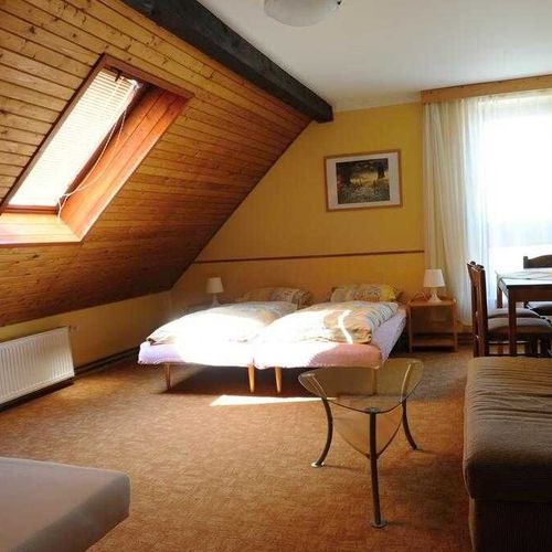 Apartman se sprchou s vlastní kuchyňkou pro 5 os. se 2 ložnicemi (s možností přistýlky)
