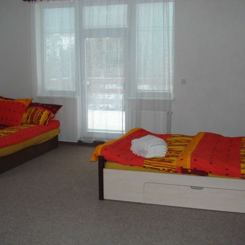 Apartman se sprchou s vlastní kuchyňkou pro 4 os. se 2 ložnicemi (s možností přistýlky)