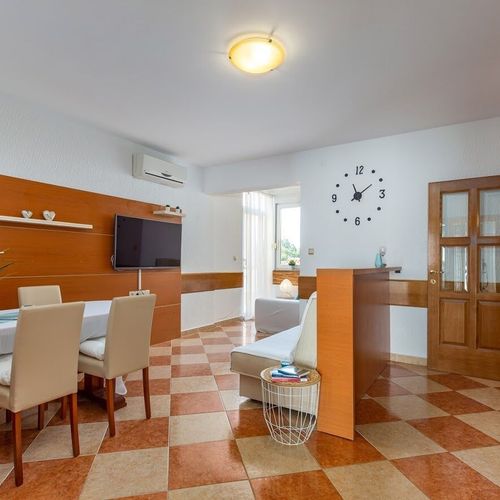 Deluxe Apartman pro 4 os. se 2 ložnicemi přízemní (s možností přistýlky)