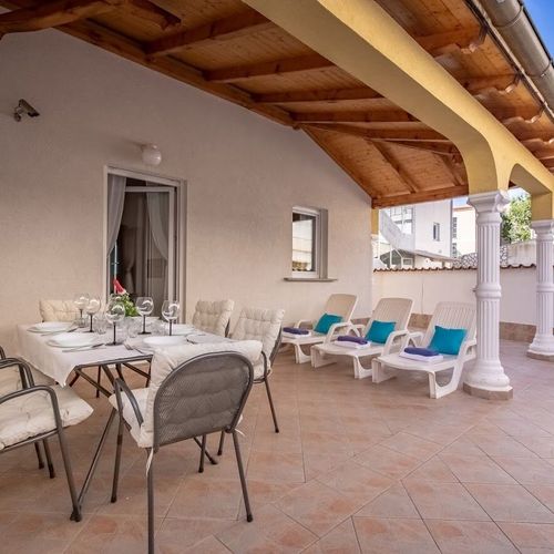 Superior Apartman pro 4 os. se 2 ložnicemi přízemní (s možností přistýlky)