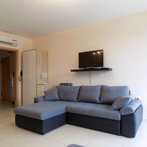 Apartament studio la etaj cu 1 camera pentru 4 pers.